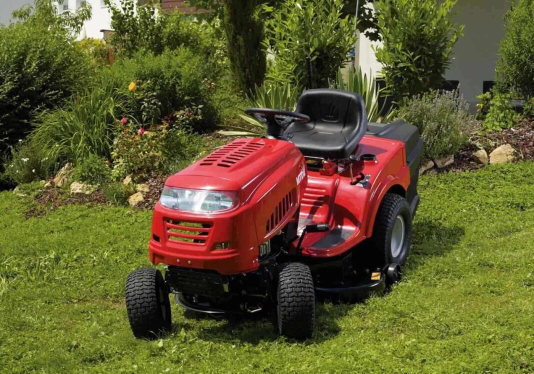 Jaki olej do traktorka kosiarki? Poradnik i wymiana krok po kroku