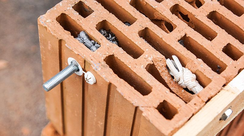 Jaki otwór pod kotwę chemiczną? Wymiary, wiercenie i przygotowanie