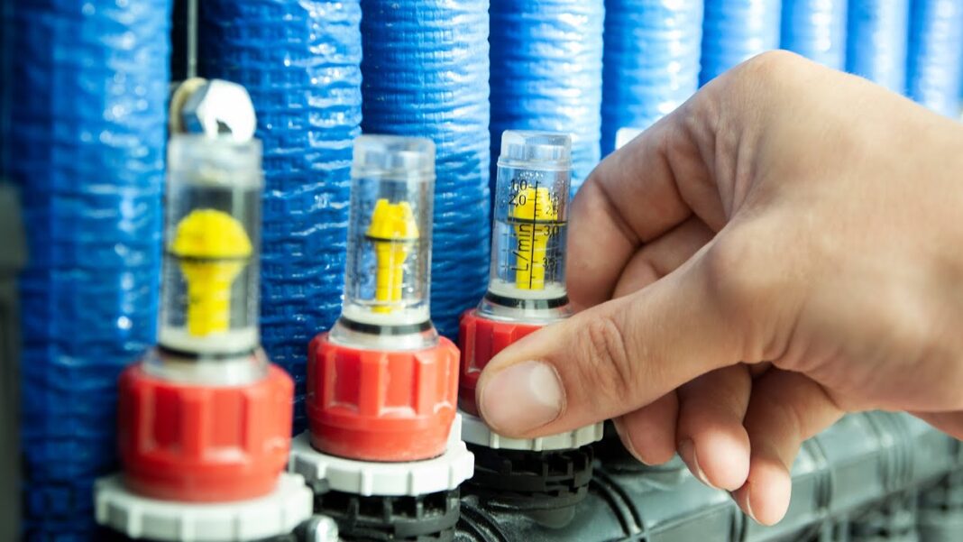 Jaki powinien być przepływ wody w podłogówce? Kompleksowy przewodnik