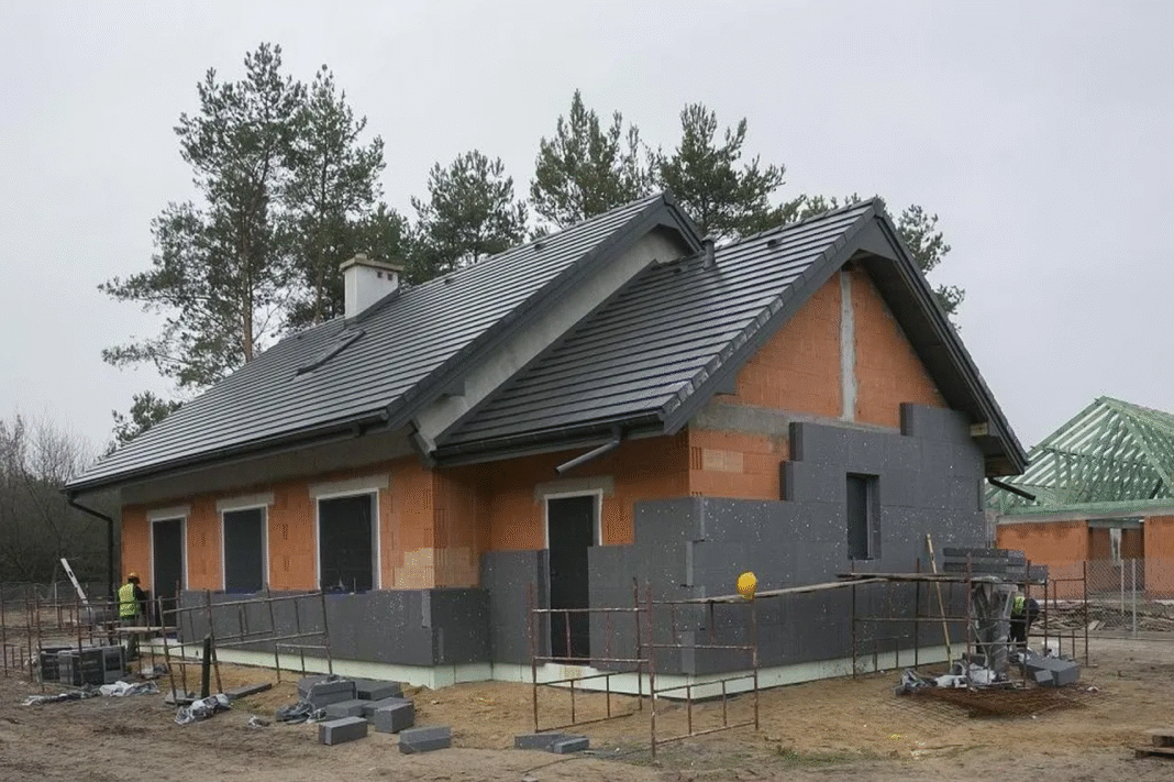 Jaki styropian na elewację biały czy grafitowy? Porównanie i wybór