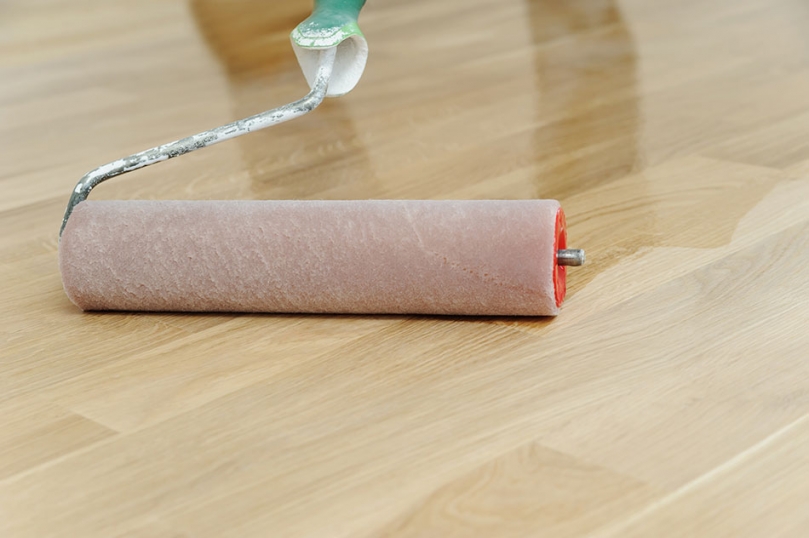 Jaki wałek do lakieru? Poradnik dla idealnego wykończenia drewna