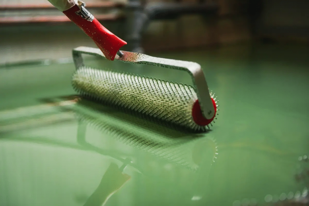 Jaki wałek do żywicy epoksydowej? Poradnik i rodzaje