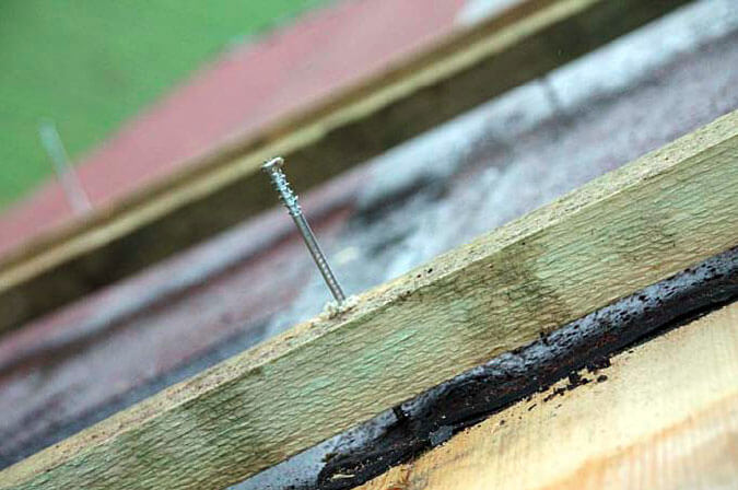Jakie wkręty do łat dachowych? Przewodnik po najlepszych rozwiązaniach